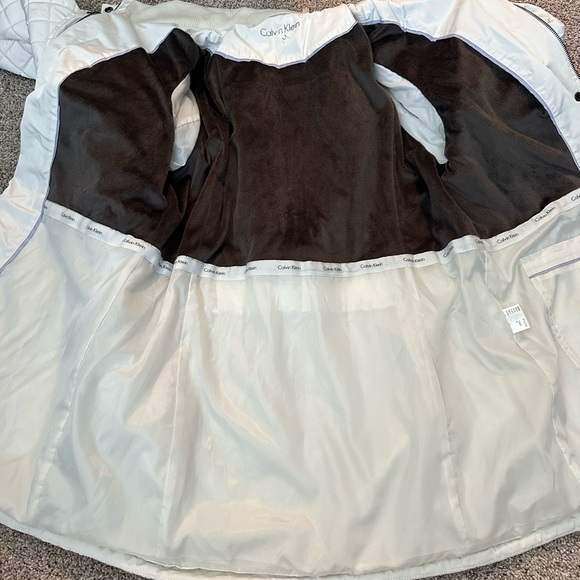Calvin Klein White Quilted Puffer Jacket - Picture 7 of 9